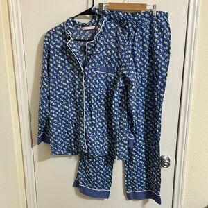 EUC Victorias Secret Floral Lightweight Long Sleeve Pajamas Medium